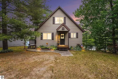 7720-7722 Jose Lake Dr, South Branch, MI 48761