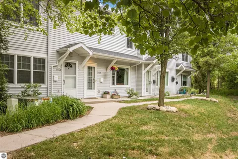 715 Lake Ave #B, Traverse City, MI 49684