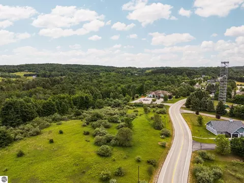 0 Chartwell Dr, Traverse City, MI 49696