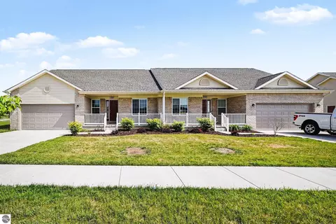 1717 Trenton Dr, Mount Pleasant, MI 48858