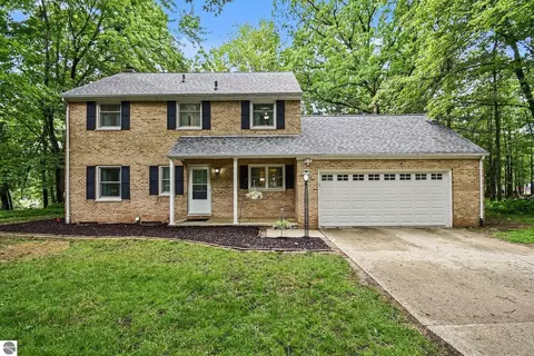465 Hiawatha Dr, Mount Pleasant, MI 48858