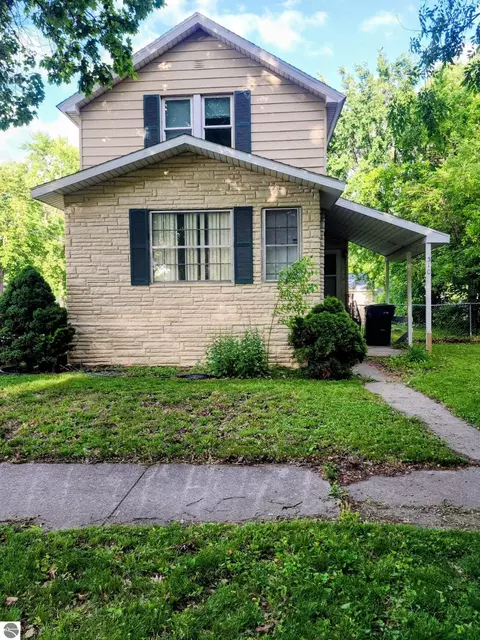 310 N Mountain St, Bay City, MI 48706