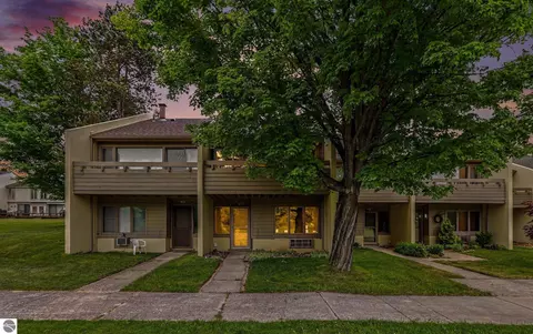 5000 Townhouse Dr #J8, Cedar, MI 49621