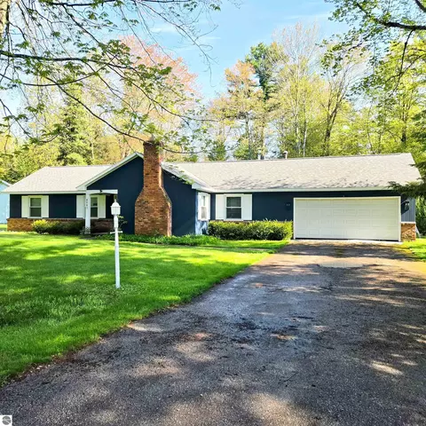 4941 Aaron Dr, Oscoda, MI 48750