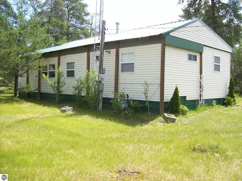 104 Mosher Rd, Saint Helen, MI 48656