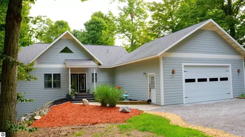 11770 S Mistys Trl, Empire, MI 49630