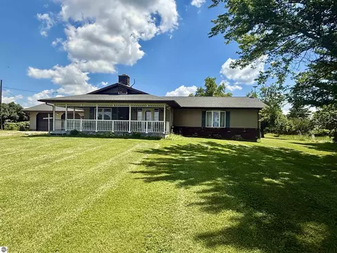 7873 S Rich Rd, Middleton, MI 48856