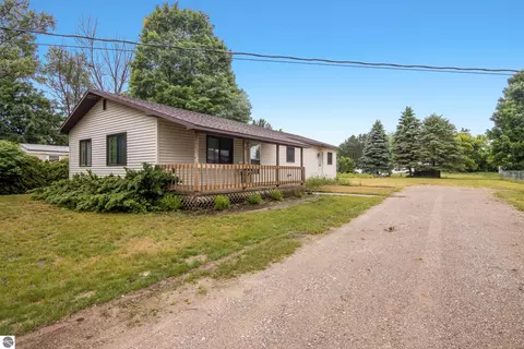 5250 W Mobile Trl, Traverse City, MI 49685