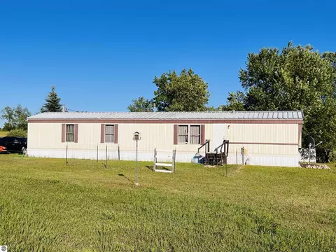 13845 70th Ave, Evart, MI 49631