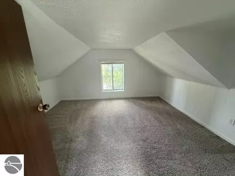 744 Saint Johns St, Ithaca, MI 48847 photo 7
