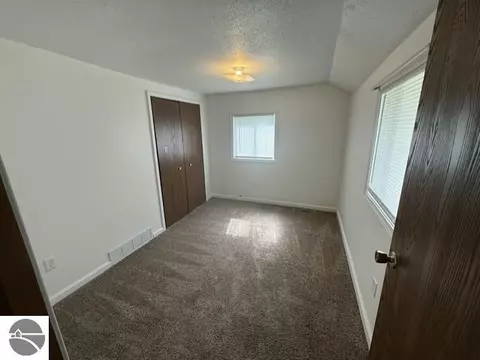 744 Saint Johns St, Ithaca, MI 48847 photo 3