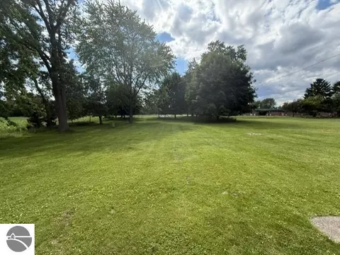 744 Saint Johns St, Ithaca, MI 48847 photo 14