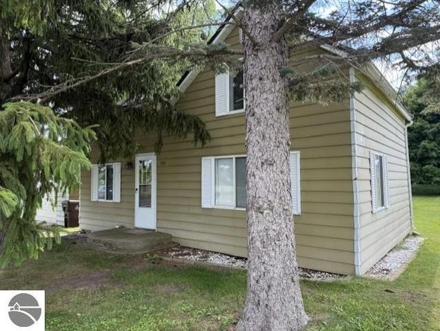 744 Saint Johns St, Ithaca, MI 48847