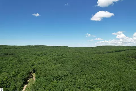 2966 W Houghton Lake Rd, Lake City, MI 49651