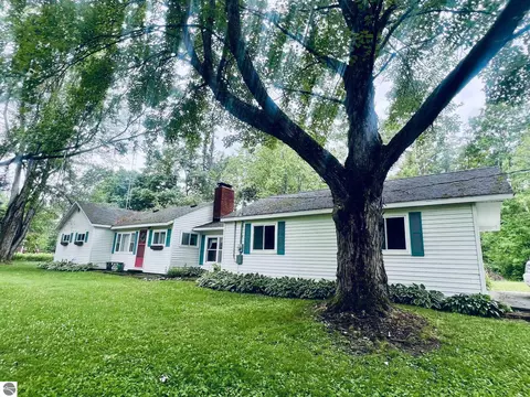 3208 S Healey Rd, Glennie, MI 48737