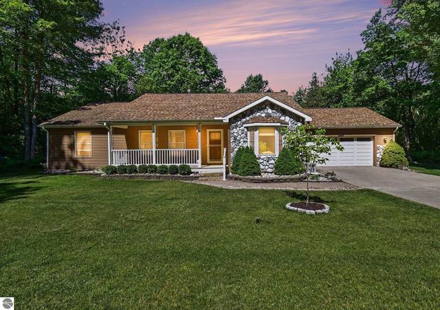 6795 Cedarbrook Dr, Oscoda, MI 48750