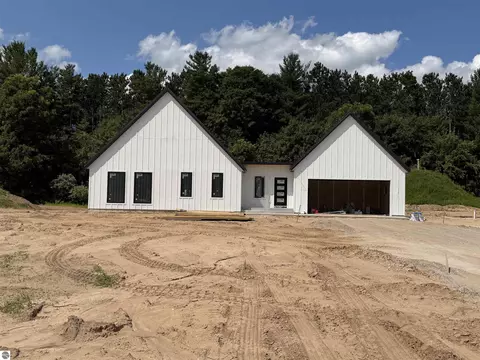 4141 Fireside Trl, Traverse City, MI 49685