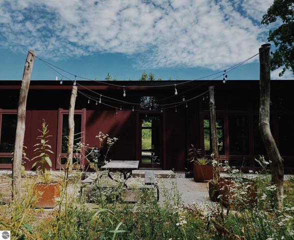 626 N Thunder Rd, Northport, MI 49670