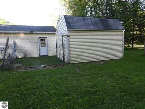 4075 N Markey Rd, Roscommon, MI 48653 photo 9
