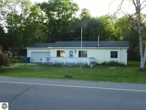 4075 N Markey Rd, Roscommon, MI 48653 photo 1