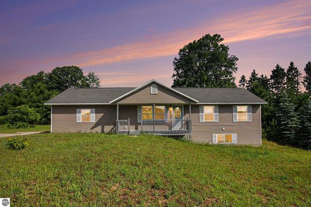 8394 King Arthurs Ct, Kingsley, MI 49649