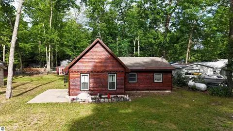 53415353 Glendale, Harrison, MI 48625