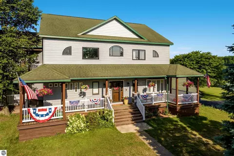 6542 Fife Lake Rd, Fife Lake, MI 49633