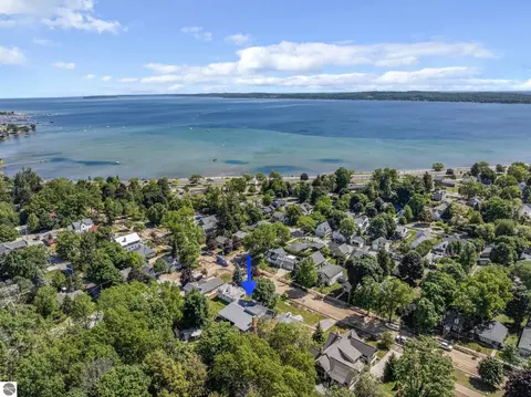 529 Monroe St, Traverse City, MI 49684