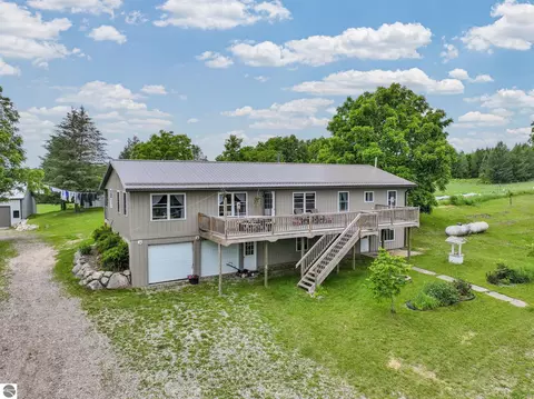 6351 N 33 Rd, Manton, MI 49663