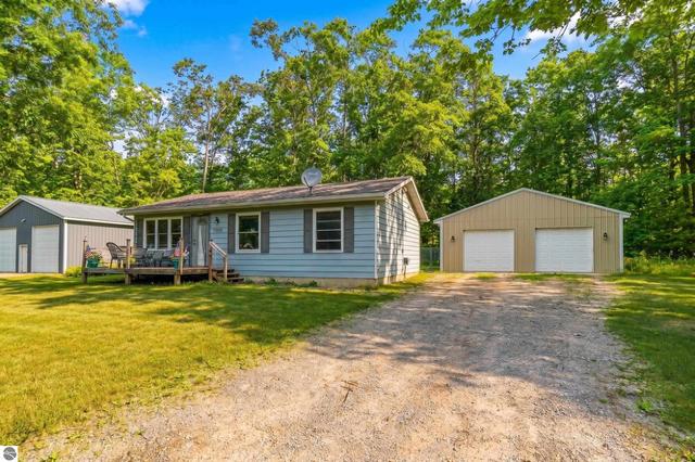 7690 Arrowroot, Gaylord, MI 49735