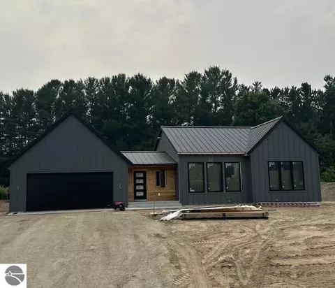 4107 Fireside Trl, Traverse City, MI 49685