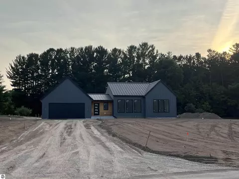 4107 Fireside Trl, Traverse City, MI 49685