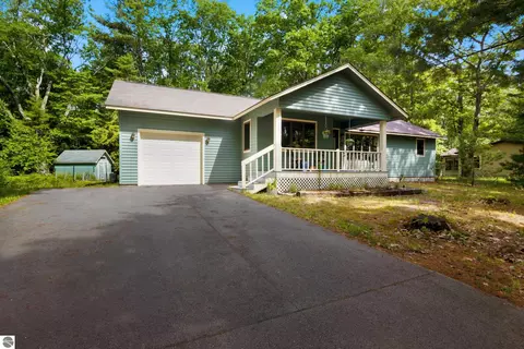 13023 N Forest Beach Shrs, Northport, MI 49670