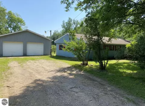 5131 W Washington Rd, Lake, MI 48632