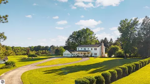 2784 Willsey Rd, Traverse City, MI 49696