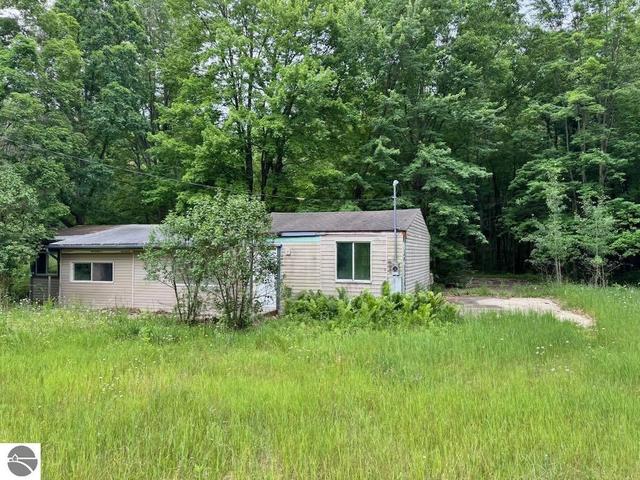 4303 W Adams Rd, Lake, MI 48632