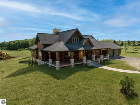 4311 Caro Ln, Kingsley, MI 49649