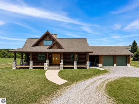 4311 Caro Ln, Kingsley, MI 49649