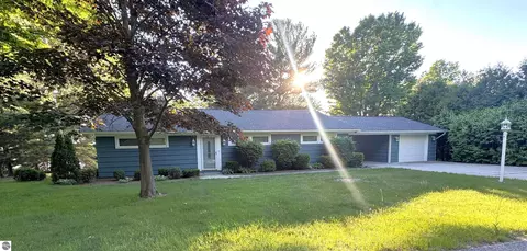 60 Park St, Traverse City, MI 49685