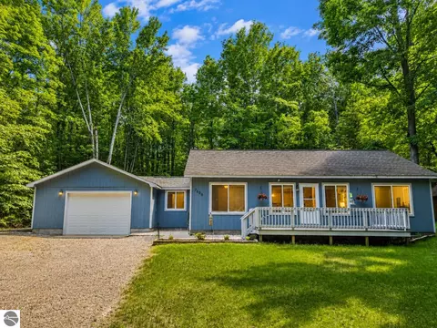 7686 Wyndamar Dr, Mancelona, MI 49659