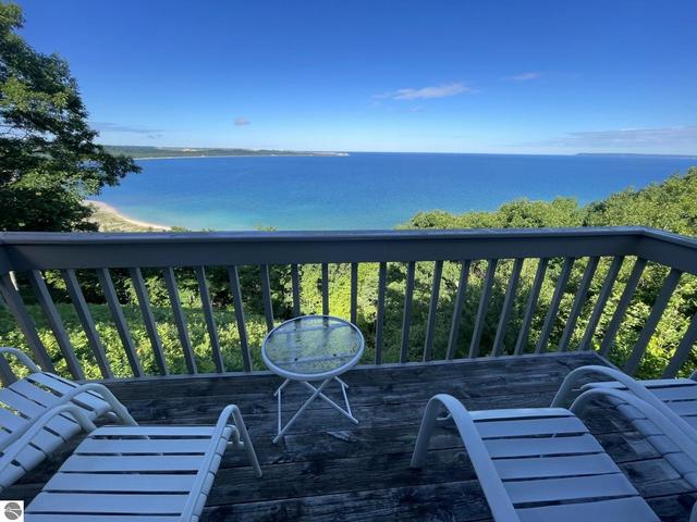 4 Pinnacle Pl # A, Glen Arbor, MI 49636