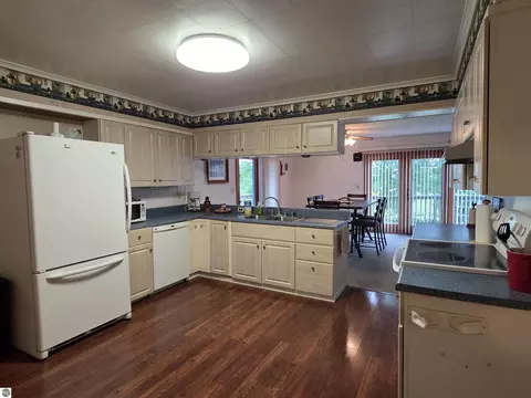 Kitchen - 2091 Lakeside Dr, Hale, MI 48739 photo 1 of 3