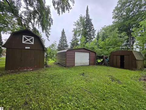 Exterior - 2091 Lakeside Dr, Hale, MI 48739 photo 4 of 6