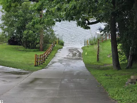 Exterior - 2091 Lakeside Dr, Hale, MI 48739 photo 5 of 6