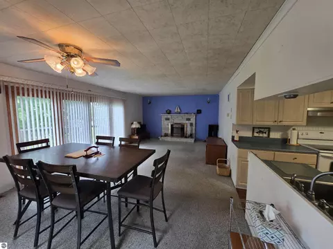 Dining - 2091 Lakeside Dr, Hale, MI 48739 photo 2 of 2