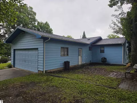 Exterior - 2091 Lakeside Dr, Hale, MI 48739 photo 3 of 6