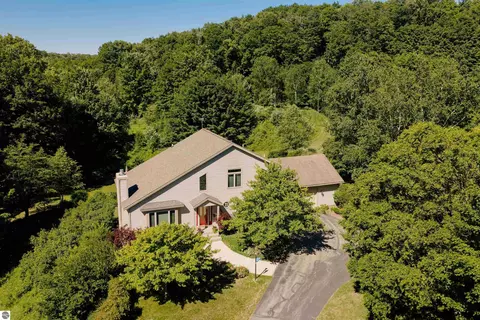 1133 Dracka Rd, Traverse City, MI 49685