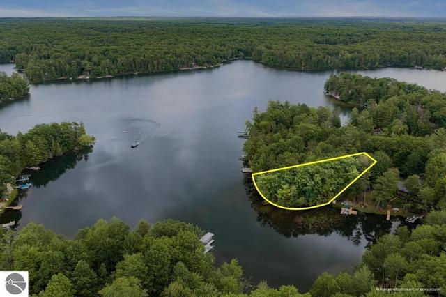 4323 Balsam Cir, Traverse City, MI 49696