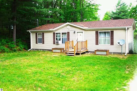 4174 Maes Rd, West Branch, MI 48661