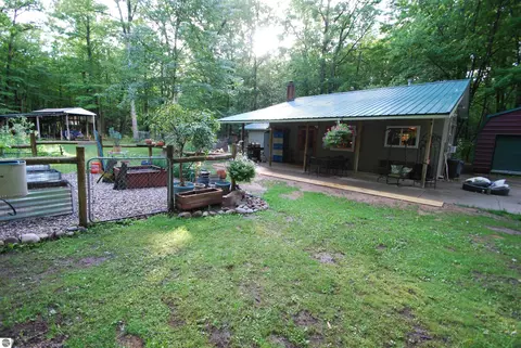 3195 W Sage Lake Rd, West Branch, MI 48661